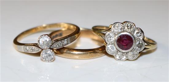 2 gem set rings and a 9ct gold band